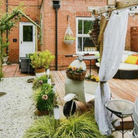 Apartamento Cosy Garden Flat, Private Hot Tub & Four Poster Bed York Exterior foto
